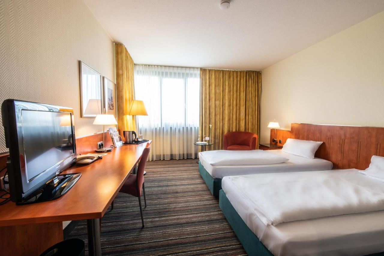 Mercure Hotel Am Messeplatz Оффенбург Экстерьер фото