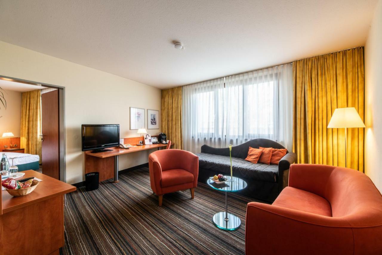 Mercure Hotel Am Messeplatz Оффенбург Экстерьер фото